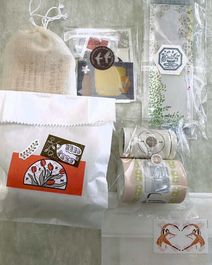 Ivy Snow - Umber label sticker roll SAMPLES