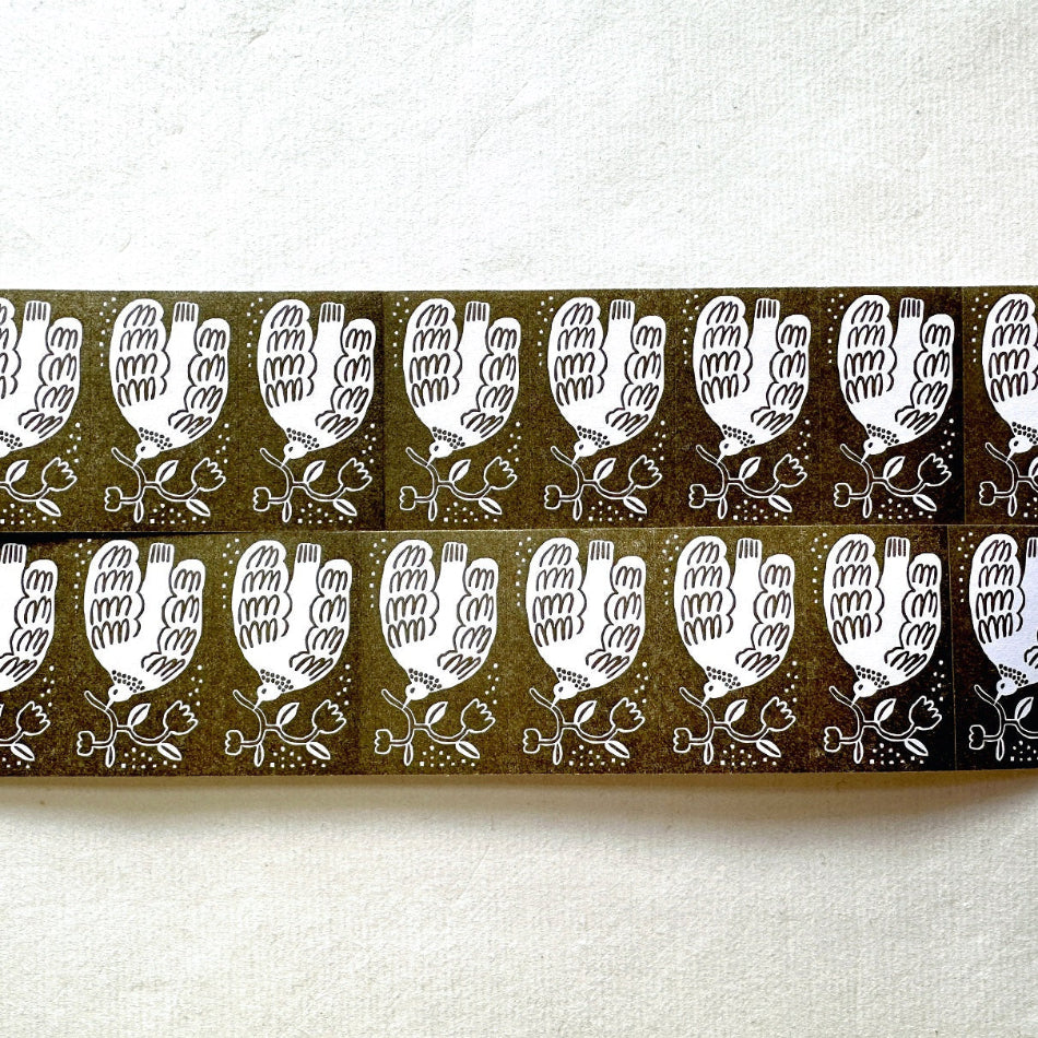 Ivy Snow - Umber label sticker roll SAMPLES