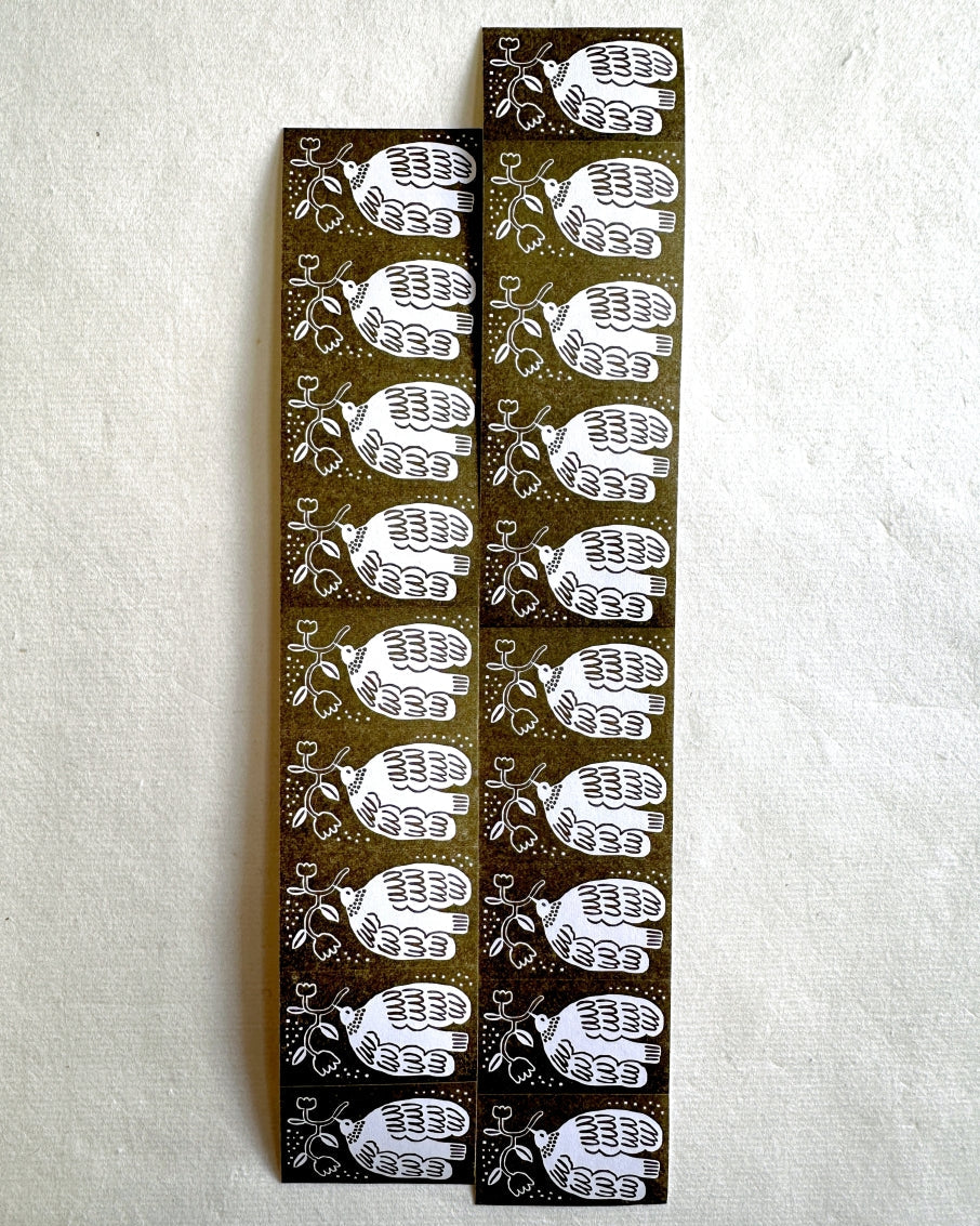 Ivy Snow - Umber label sticker roll SAMPLES