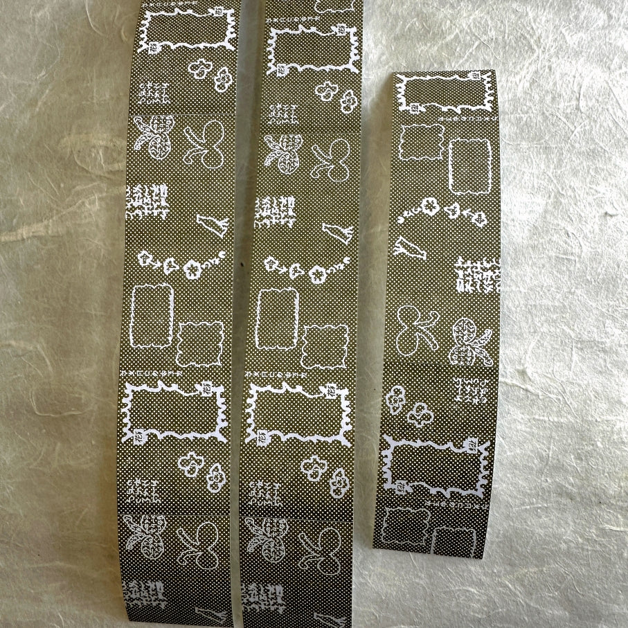 Misshoegg - Dotted Green Grass 3 cm label sticker roll SAMPLES
