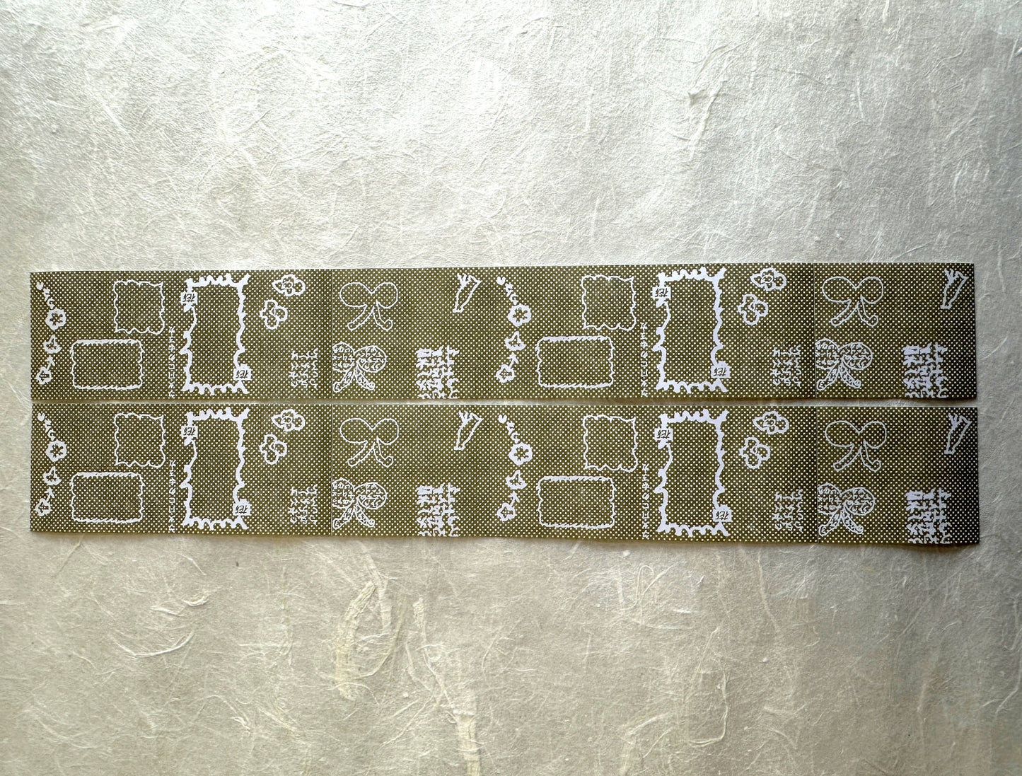 Misshoegg - Dotted Green Grass 3 cm label sticker roll SAMPLES