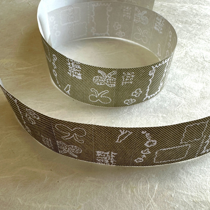 Misshoegg - Dotted Green Grass 3 cm label sticker roll SAMPLES